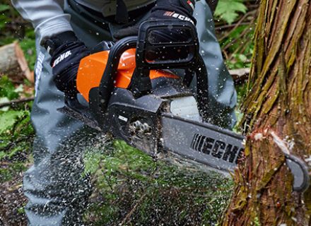 チェーンソー　リアハンドル